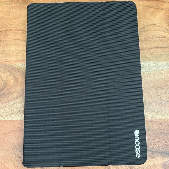 Incase Book Jacket Revolution - Picture 4 of 9